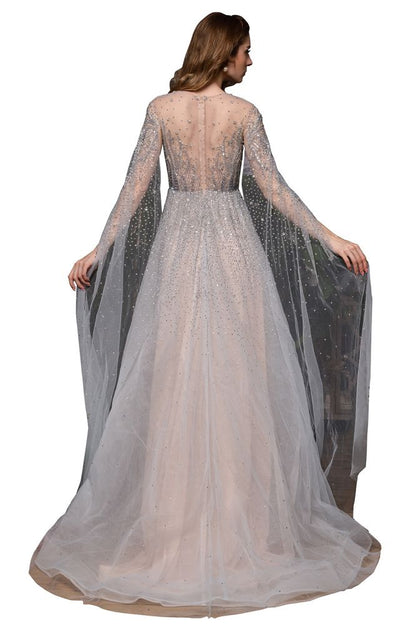 Encantador vestido de fiesta de noche de tul largo hasta el suelo con cuentas brillantes y capa en la espalda