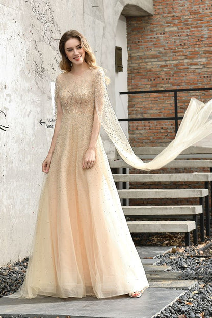 Encantador vestido de fiesta de noche de tul largo hasta el suelo con cuentas brillantes y capa en la espalda