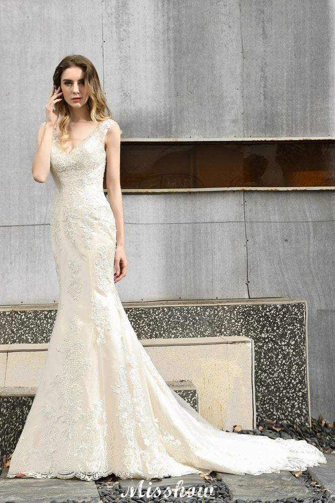 Charmantes Meerjungfrau-Brautkleid mit V-Ausschnitt und floraler Spitze, ärmellos, Sain-Kleid für die Braut