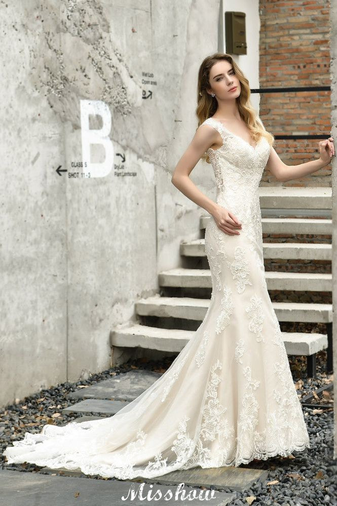 Charmantes Meerjungfrau-Brautkleid mit V-Ausschnitt und floraler Spitze, ärmellos, Sain-Kleid für die Braut