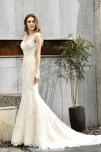 Charmantes Meerjungfrau-Brautkleid mit V-Ausschnitt und floraler Spitze, ärmellos, Sain-Kleid für die Braut