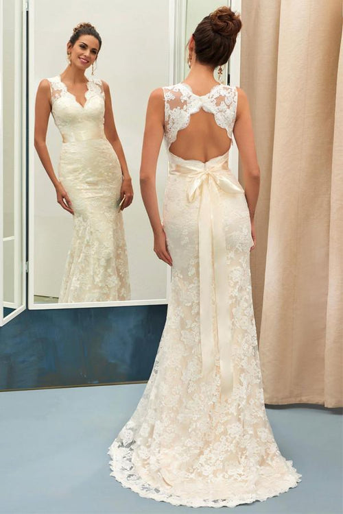 Vestido de novia con escote en V, encaje y fajas WD040