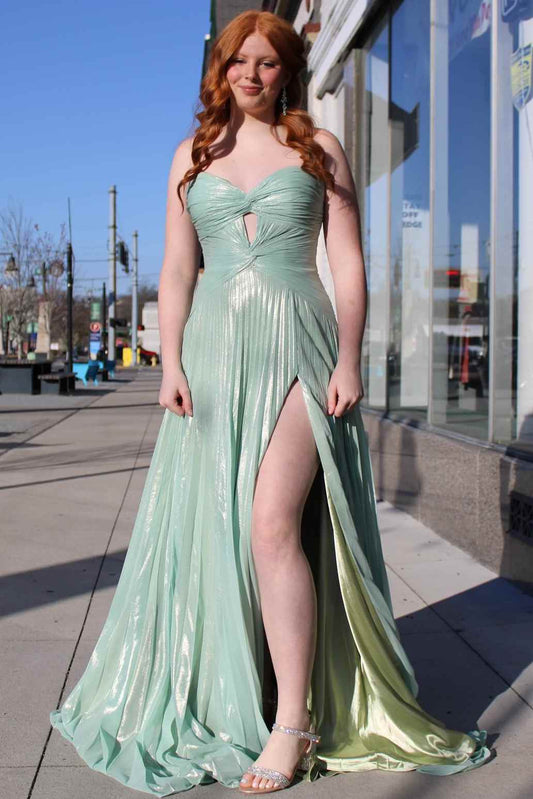 Cherish | Vestido de fiesta largo metalizado sin mangas, plisado, con abertura alta y corte en A
