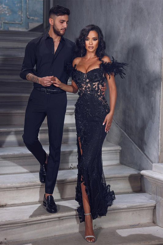 Elegante vestido de fiesta negro largo hasta el suelo, sin mangas, con hombros descubiertos y encaje de sirena con abertura