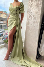 Elegante vestido de fiesta de satén con volantes, corte A y largo hasta el suelo