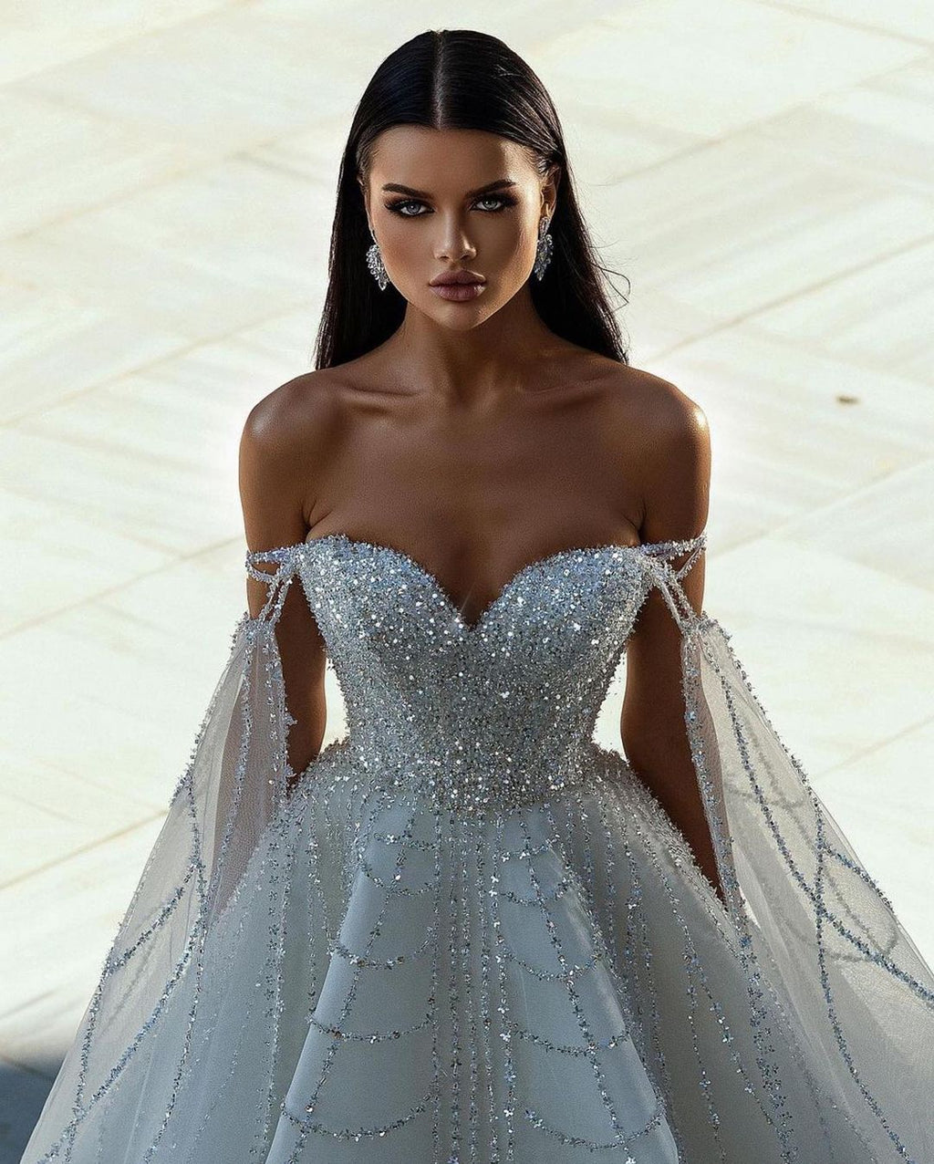 Schickes bodenlanges, schulterfreies A-Linien-Brautkleid mit Herzausschnitt und Pailletten