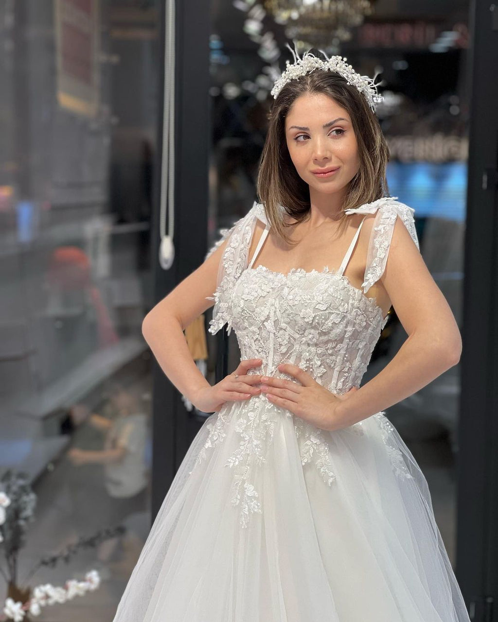 Schickes bodenlanges, ärmelloses A-Linien-Brautkleid aus Tüll mit Herzausschnitt und Applikationen