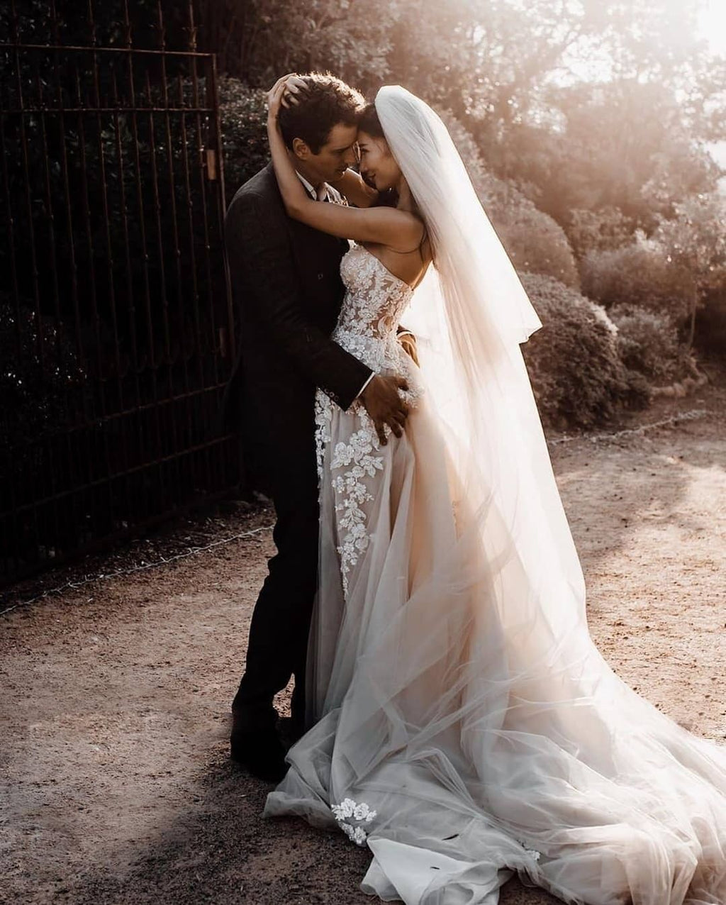 Chic Long A-line Sweetheart Lace Tulle 3D Floral Wedding Dress
