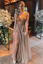 Vestido de fiesta elegante largo de corte A con escote en V, tul con cuentas, espalda descubierta y abertura