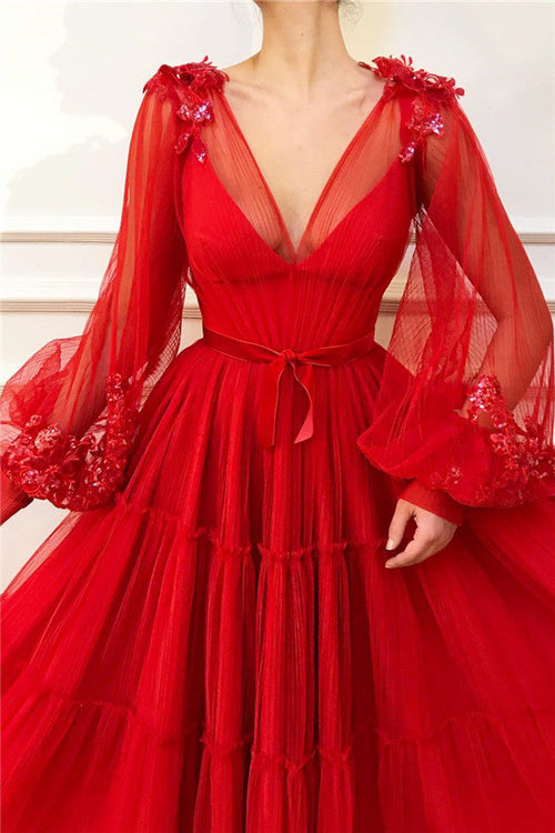 Vestido de fiesta elegante de tul rojo con escote en V, corte A y mangas