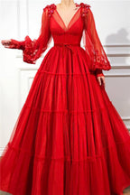 Vestido de fiesta elegante de tul rojo con escote en V, corte A y mangas
