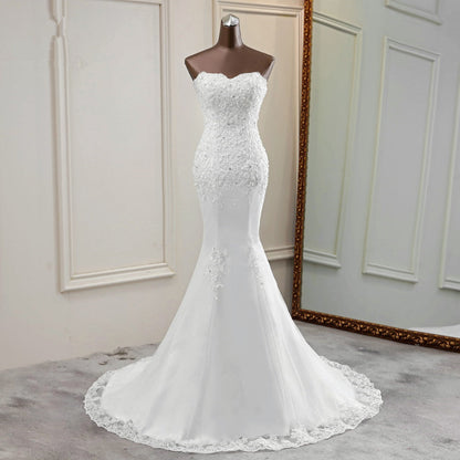 Chic Long Mermaid Strapless Lace Appliques Wedding Dress