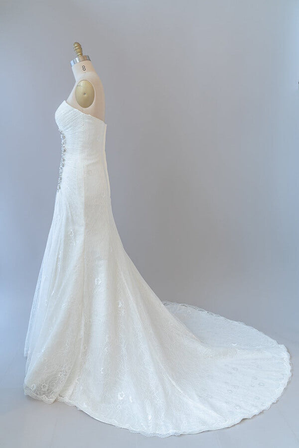 Vestido de novia elegante de encaje con volantes, largo y sin tirantes