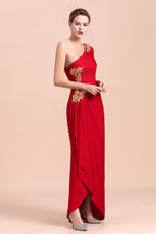 Elegante vestido de madre de la novia con volantes, mangas largas y un solo hombro con apliques