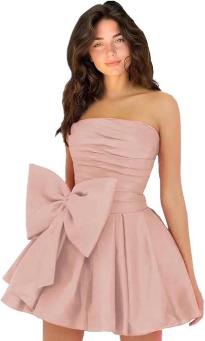 Stilvolles ärmelloses, gerüschtes, kurzes Homecoming-Kleid, schlichtes Mini-Partykleid mit Schleife