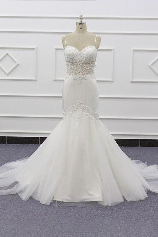 Elegante vestido de novia de sirena con tirantes finos y cuentas