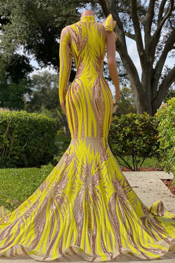 Elegante vestido de fiesta amarillo de sirena con cuello alto, manga larga y un solo hombro