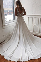 Vestido de novia de gasa con escote en V, encaje, tirantes finos y cola larga WD343