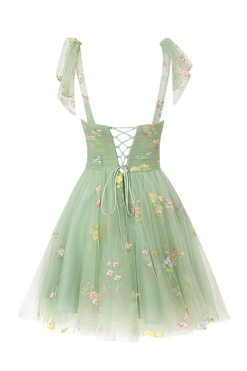 Claire | Vestido corto de tul con escote corazón y estampado floral para la fiesta de bienvenida de Aline