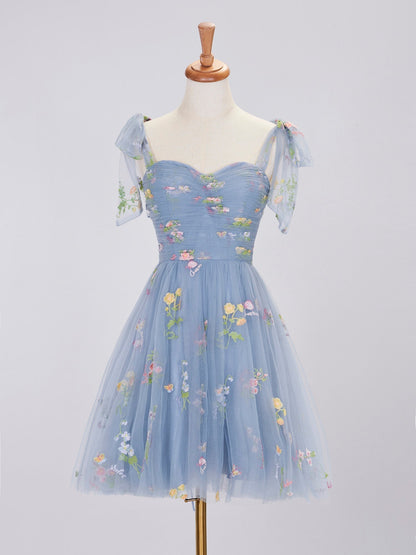 Claire | Vestido corto de tul con escote corazón y estampado floral para la fiesta de bienvenida de Aline