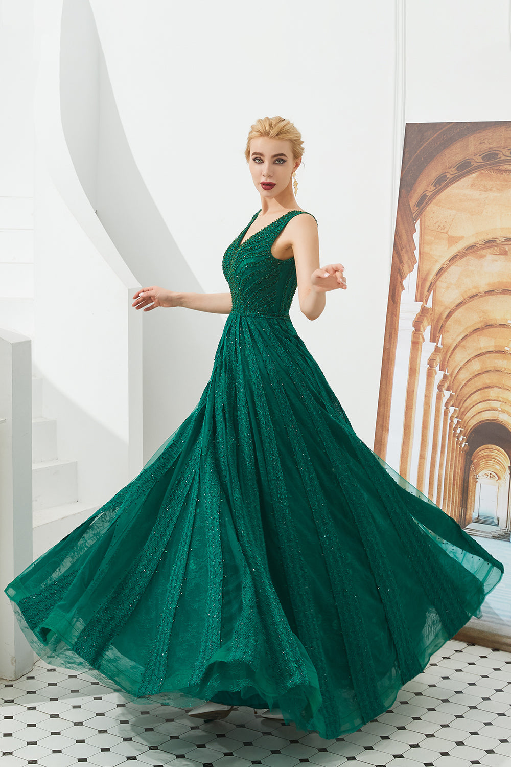 Vestido de fiesta clásico largo de tul con escote en V y corte A