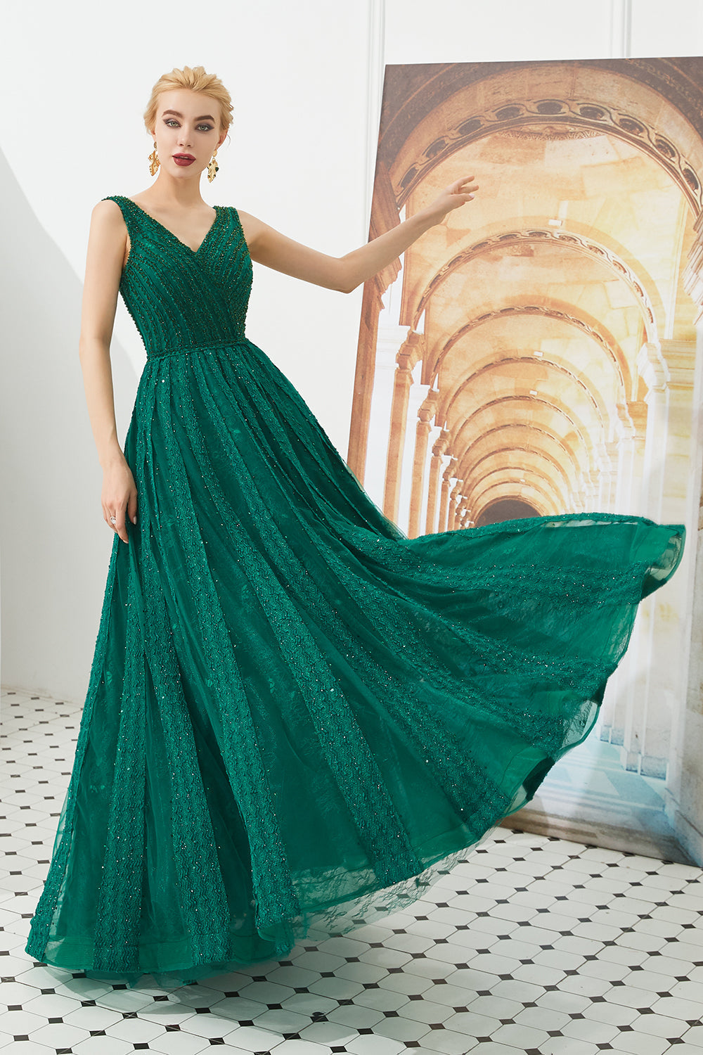 Vestido de fiesta clásico largo de tul con escote en V y corte A