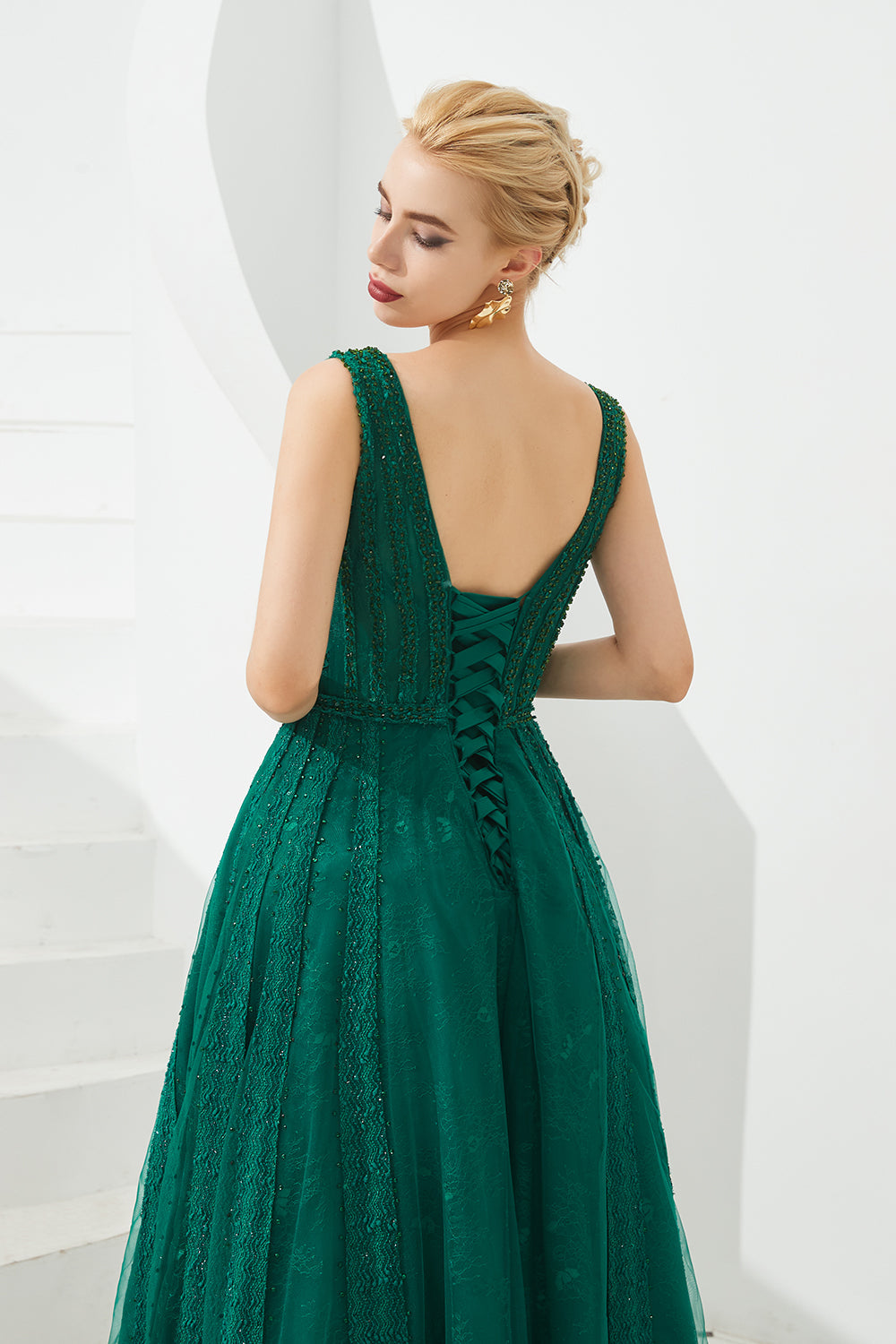 Vestido de fiesta clásico largo de tul con escote en V y corte A
