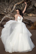 Vestido de novia largo color marfil con escote en V y tirantes clásicos WD388