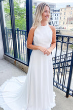 Vestido de novia elegante de satén largo con escote halter, espalda abierta y corte A