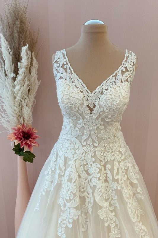 Vestido de novia elegante, largo, corte A, escote en forma de corazón, apliques de encaje, tul y espalda descubierta