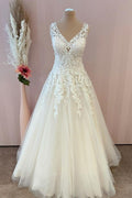 Vestido de novia elegante, largo, corte A, escote en forma de corazón, apliques de encaje, tul y espalda descubierta
