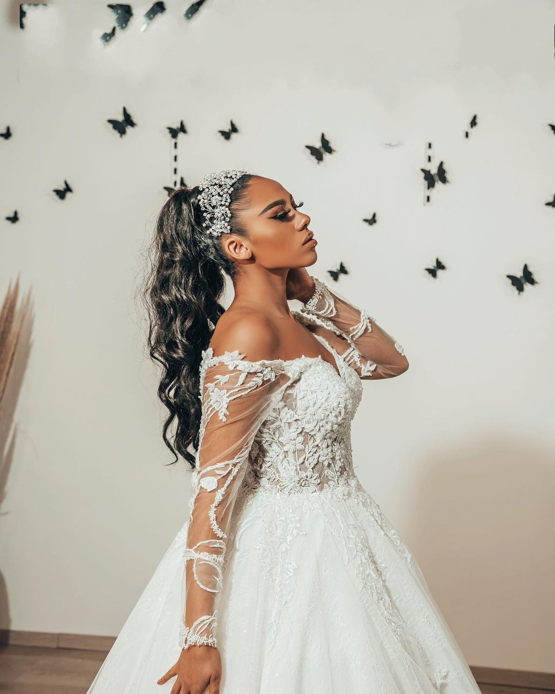 Vestido de novia elegante de tul con encaje, apliques de corazón, corte A y mangas