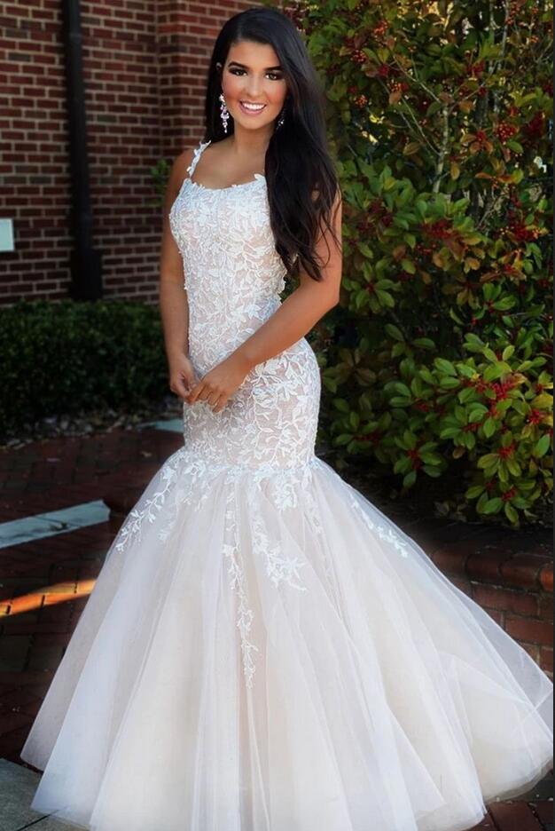 Vestido de fiesta elegante de tul con apliques de encaje y espalda descubierta de sirena larga