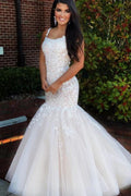 Vestido de fiesta elegante de tul con apliques de encaje y espalda descubierta de sirena larga