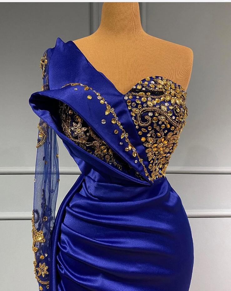 Edles langes Meerjungfrau-Abendkleid mit einer Schulter in Königsblau mit seitlicher Schleppe