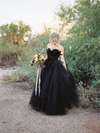 Vestido de novia elegante de tul negro con espalda abierta, estilo princesa, largo y encaje