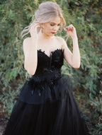 Vestido de novia elegante de tul negro con espalda abierta, estilo princesa, largo y encaje