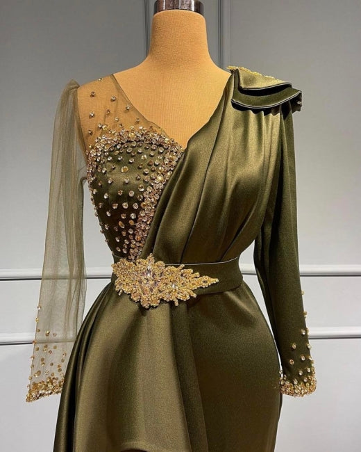 Vestido de fiesta elegante de sirena con escote en V, mangas largas, cuentas y cola lateral