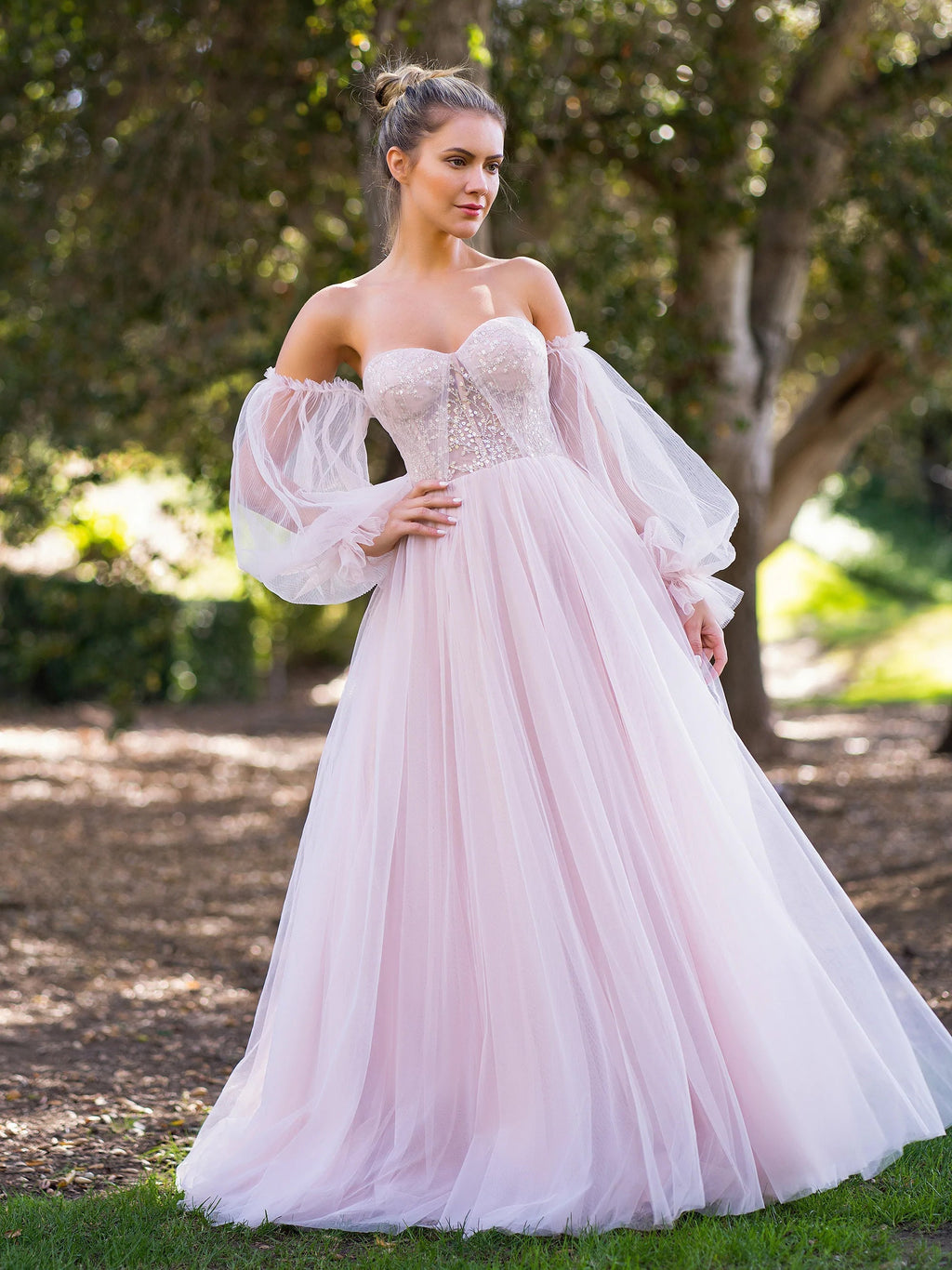 A-Linien-Korsett, schulterfrei, bodenlanges Tüll-Ballkleid mit Spitzenapplikationen