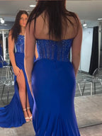Cosmo | Vestidos de fiesta largos de satén azul con escote redondo y corte sirena