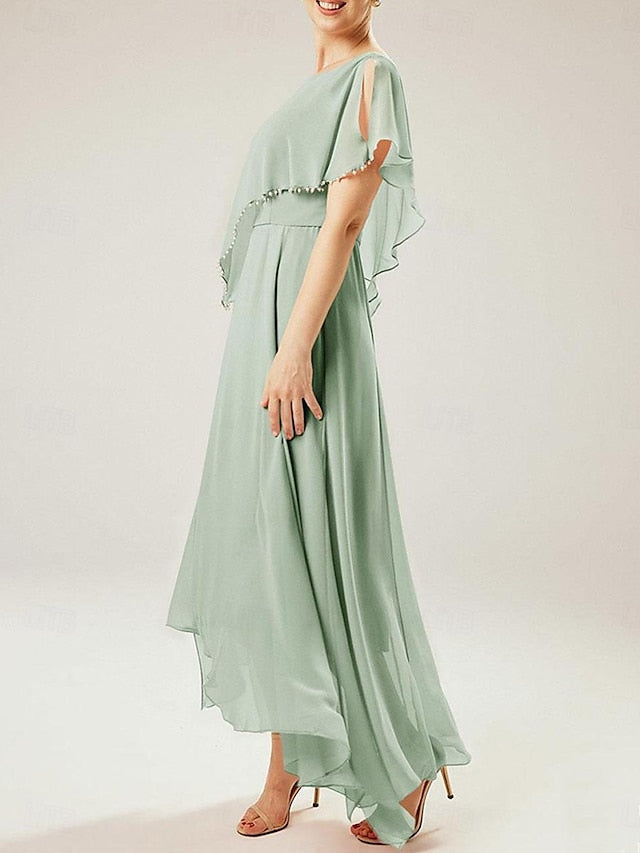 Vestidos de madre de la novia con mangas cortas, corte tubo/columna y borlas