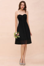 Lindo vestido de dama de honor negro hasta la rodilla, vestido de novia con escote corazón para niñas.