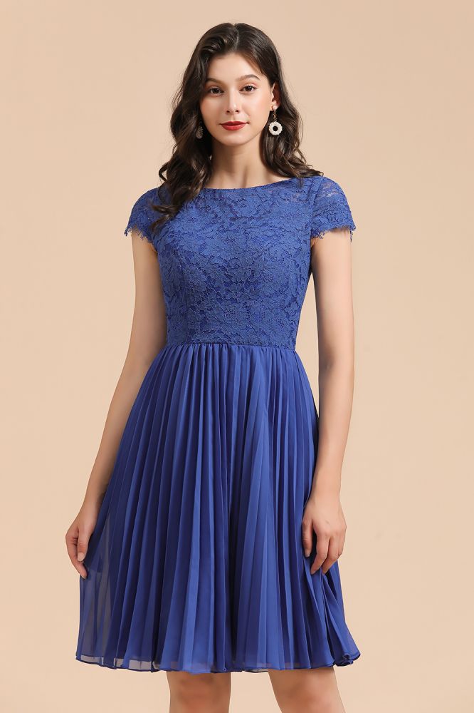 Lindo minivestido de fiesta de gasa con encaje y mangas cortas hasta la rodilla para el regreso a casa.