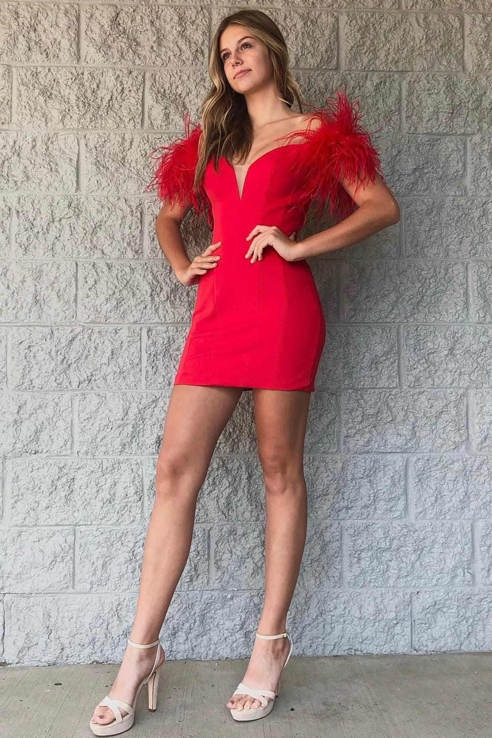 Tatiana | Vestido de fiesta de satén con hombros descubiertos