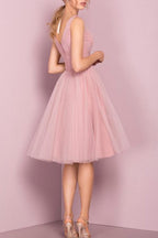 Süßes knielanges rosa Homecoming-Kleid mit V-Ausschnitt, kurzes Ballkleid PG151