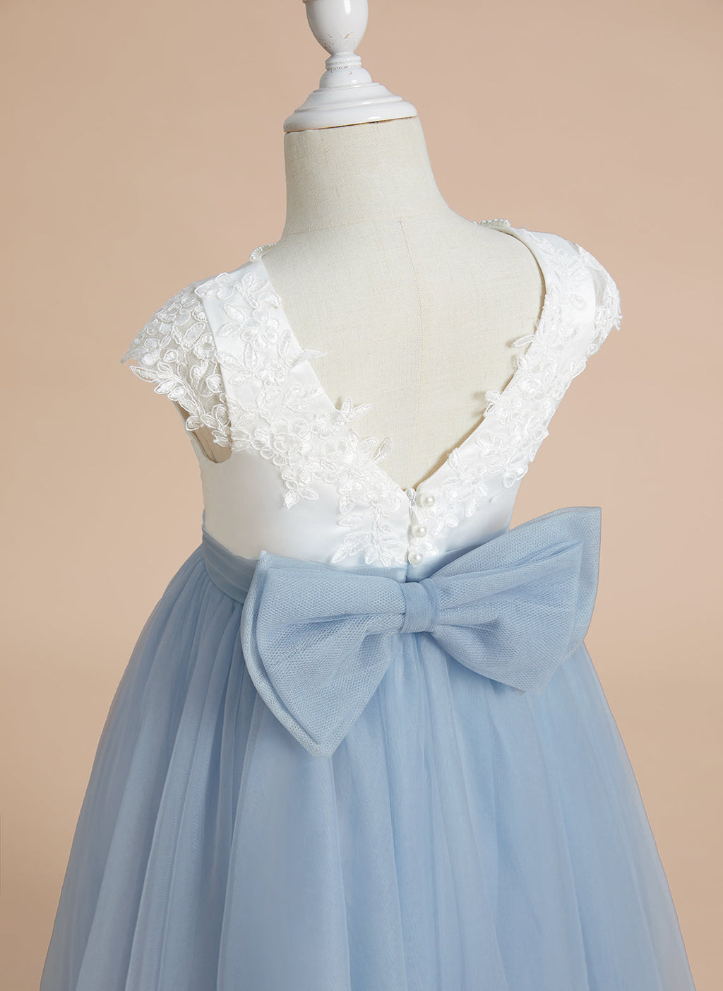 Vestido de niña de las flores de primera comunión de tul satinado con corte en A y largo hasta la rodilla