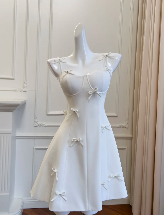 Vestido de fiesta mini de satén blanco con lazo Y8579