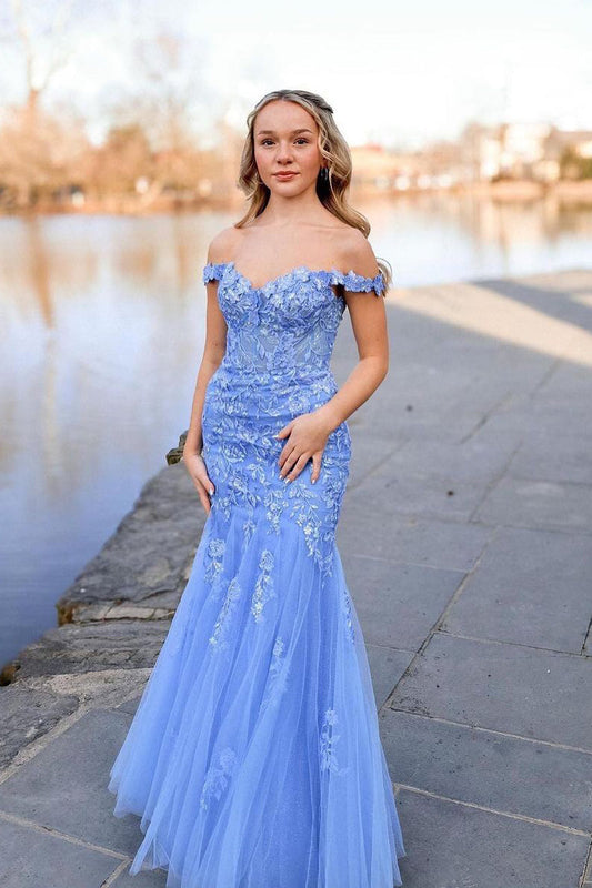 Lavendelfarbenes, schulterfreies, langes Meerjungfrau-Ballkleid mit Tüllapplikationen