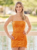 Damaris | Vestido de fiesta rosa ajustado, corto, de encaje y con apliques