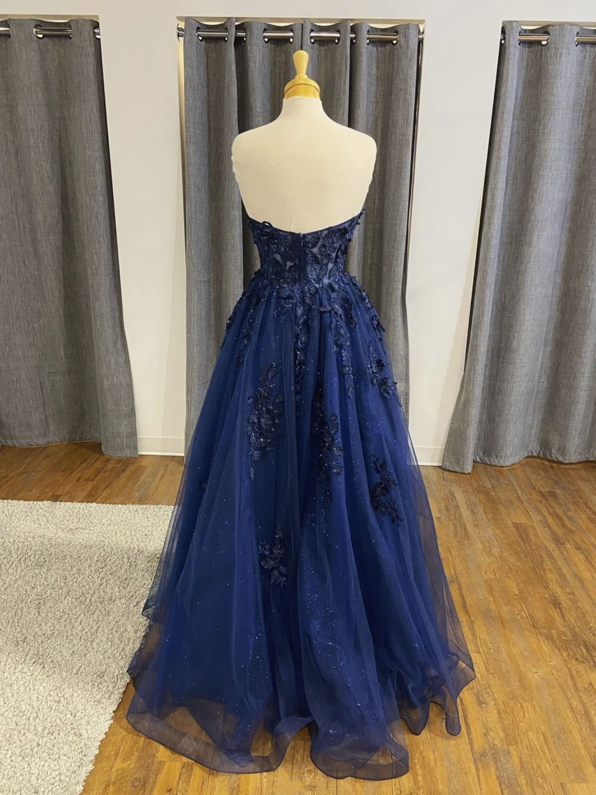 Vestidos de fiesta formales de tul con encaje, corte A, espalda descubierta, color azul marino oscuro